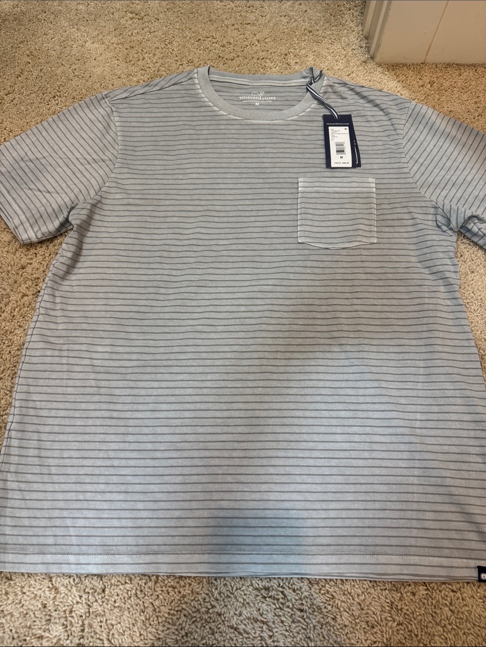 NWT Vineyard Vines Light Gray “Granite” Thin-Stripe Pocket Tee